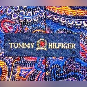 Tommy Hilfiger necktie tie like new paisley polka dot